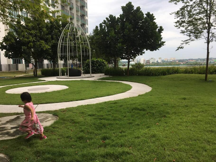 Homenest Jb City Poolview Suite By Cozy Home ยะโฮร์บาห์รู ภายนอก รูปภาพ
