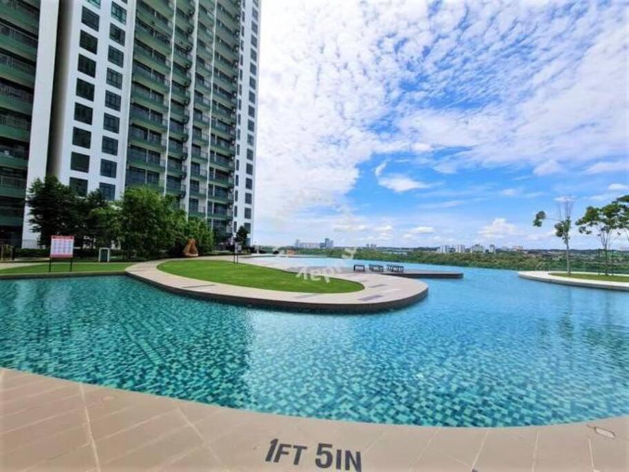 Homenest Jb City Poolview Suite By Cozy Home ยะโฮร์บาห์รู ภายนอก รูปภาพ